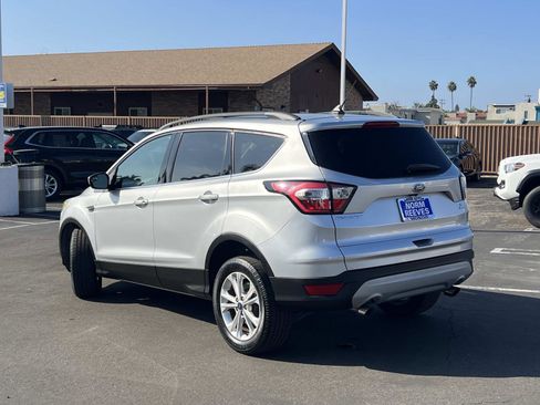 Used 2018 Ford Escape SE w/ SE Sync 3 Package image 3