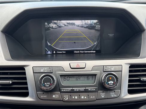 Used 2014 Honda Odyssey Touring image 16