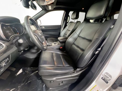 Used 2022 Jeep Grand Cherokee Limited image 18