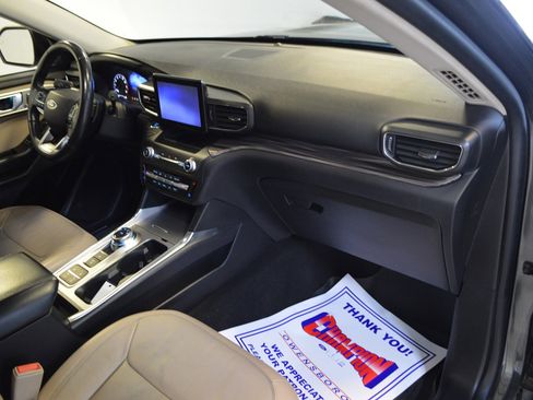 Used 2020 Ford Explorer Limited w/ Class III Trailer Tow Package image 10