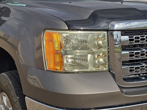 Used 2013 GMC Sierra 2500 SLT AWD/4WD image 9