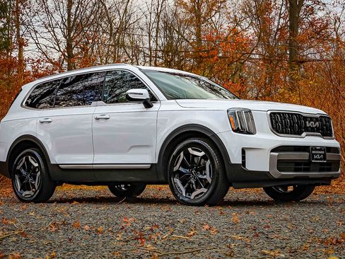 Certified 2023 Kia Telluride EX w/ EX Captain's Chair Package image 19