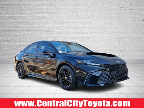 Certified 2026 Toyota Camry SE FWD image 1