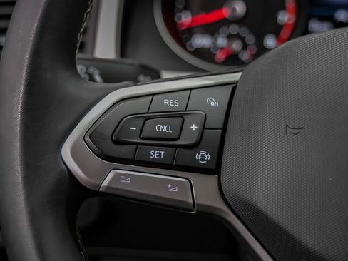Used 2021 Volkswagen Atlas SE FWD image 18