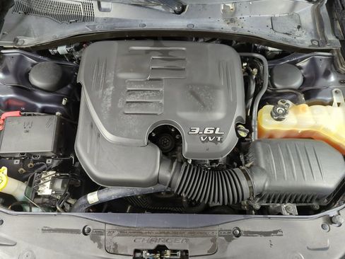 Used 2018 Dodge Charger SXT image 17