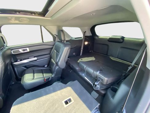 Used 2023 Ford Explorer XLT w/ Equipment Group 202A AWD/4WD image 14
