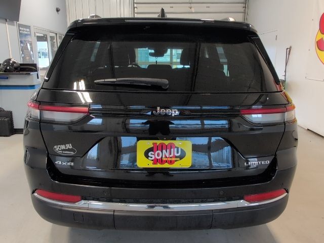 Used 2023 Jeep Grand Cherokee Limited AWD/4WD image 4