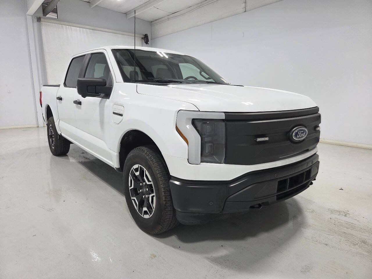 Used 2023 Ford F150 Lightning Pro w/ Tow Technology Package AWD/4WD image 5
