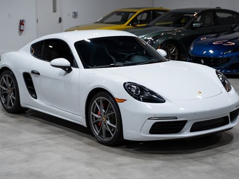 Used 2019 Porsche 718 Cayman S image 8