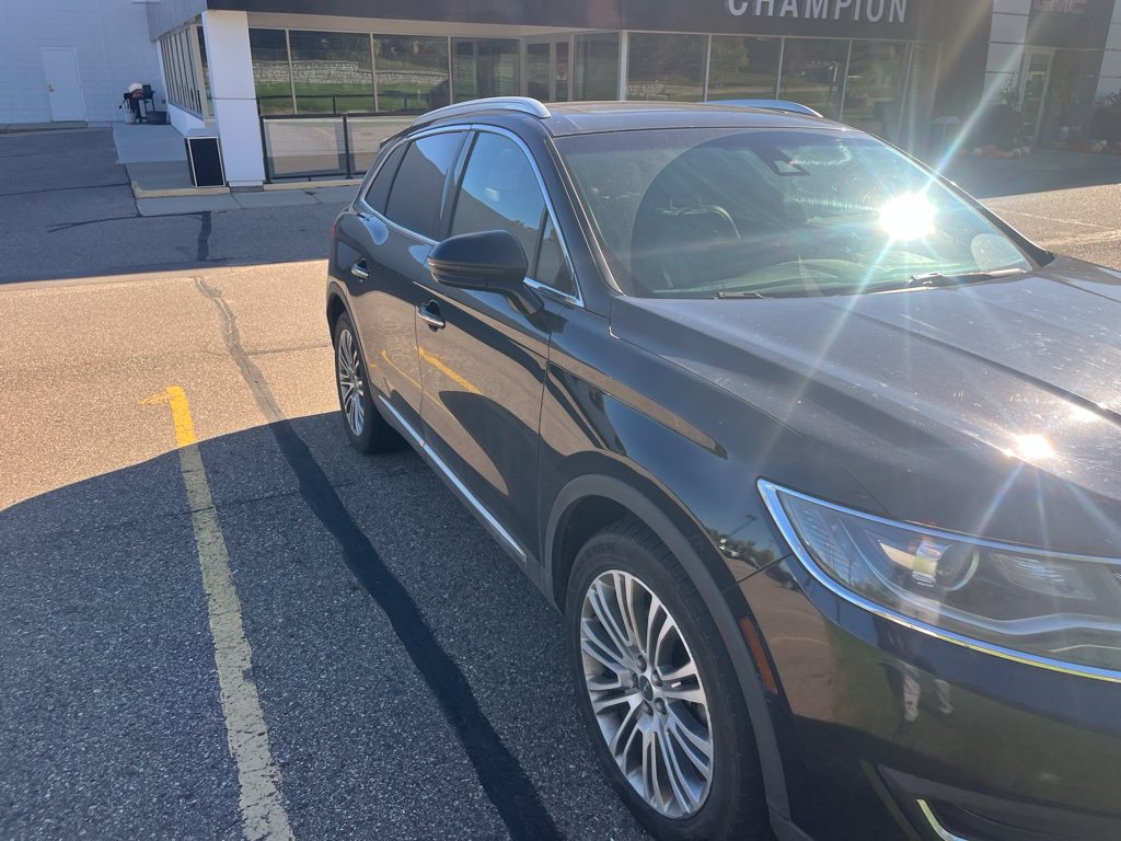Used 2018 Lincoln MKX Reserve w/ Lincoln MKX Climate Package AWD/4WD image 3