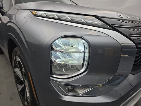 Used 2024 Mitsubishi Outlander SE image 10