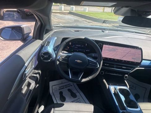 New 2026 Chevrolet Equinox EV LT image 27