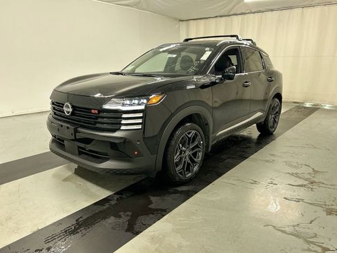 New 2026 Nissan Kicks SR w/ SR Premium Package image 4