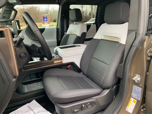 Used 2024 GMC Hummer EV 3X image 12