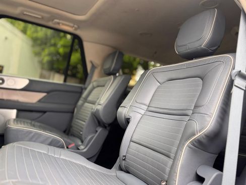 Used 2021 Lincoln Navigator Black Label w/ Special Edition Package AWD/4WD image 25