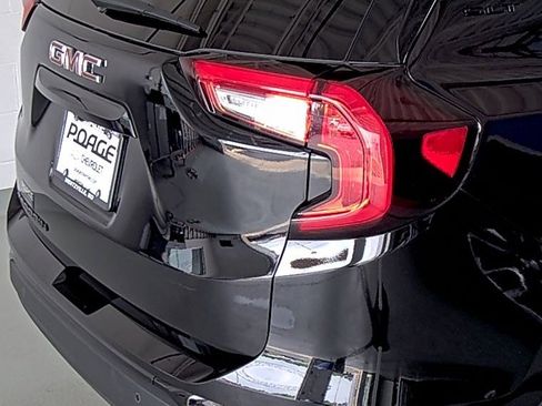 Used 2022 GMC Terrain SLT w/ Tech Package image 15