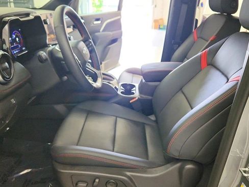 Used 2026 Chevrolet Colorado Z71 w/ Technology Package AWD/4WD image 14