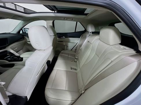 Used 2022 Buick Envision Essence w/ Technology Package I image 25