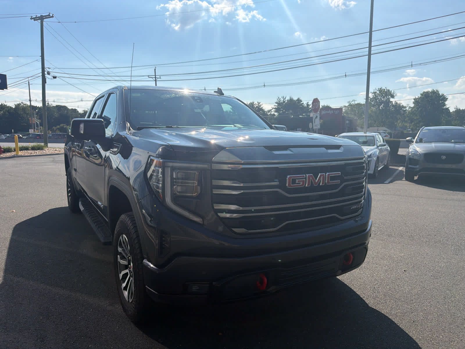 Used 2022 GMC Sierra 1500 AT4 w/ Technology Package AWD/4WD image 25
