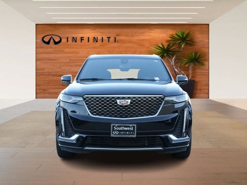 Used 2022 Cadillac XT6 Premium Luxury w/ Technology Package image 2