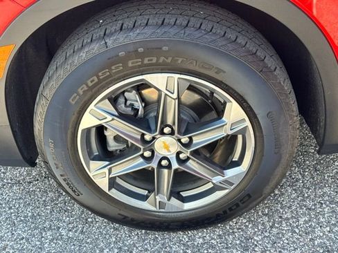 Used 2025 Chevrolet Blazer LT image 21