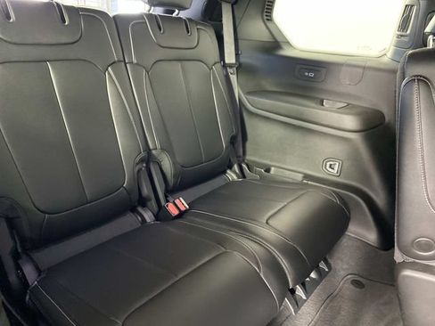 Used 2025 Jeep Grand Cherokee L Limited AWD/4WD image 12