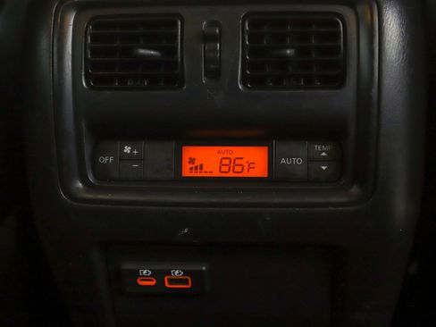 Used 2019 Nissan Pathfinder S image 18