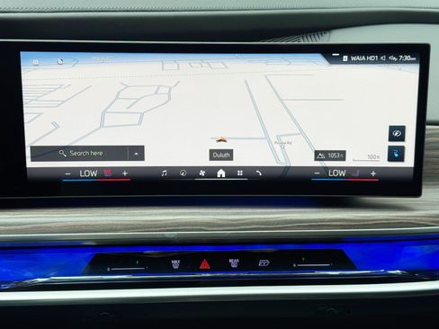 Used 2023 BMW i7 xDrive60 w/ Executive Package 2 AWD/4WD image 27