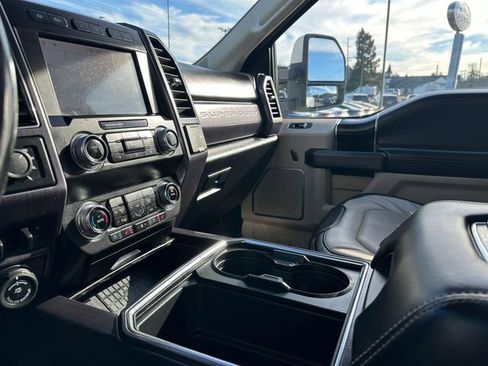 Used 2020 Ford F350 Limited image 17