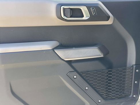 Used 2022 Ford Bronco Wildtrak image 12