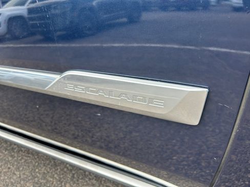 Used 2017 Cadillac Escalade Premium Luxury AWD/4WD image 24