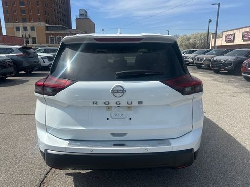 Certified 2025 Nissan Rogue SV w/ SV Premium Package image 5