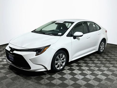 Certified 2024 Toyota Corolla LE FWD image 3