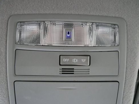 Used 2011 Toyota Highlander 2WD w/ Tech Pkg image 24