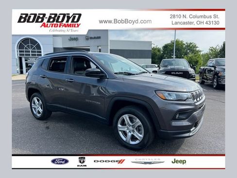Used 2024 Jeep Compass Latitude AWD/4WD image 1
