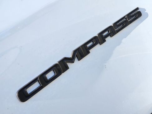 New 2026 Jeep Compass Latitude image 13