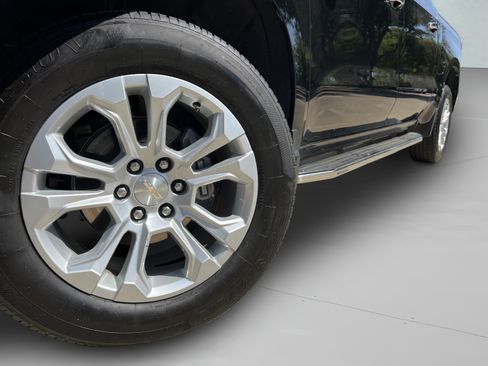 Used 2022 Chevrolet Silverado 1500 LTZ AWD/4WD image 36