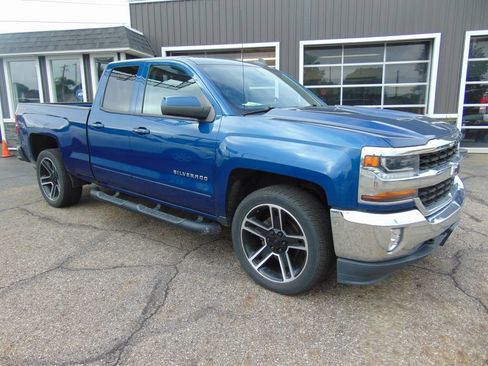 Used 2019 Chevrolet Silverado 1500 LT w/ LPO, Black Pack AWD/4WD image 1