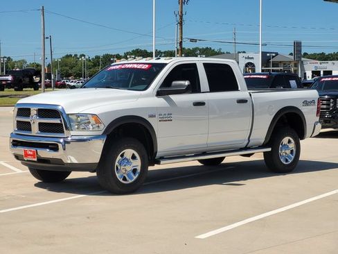 Used 2018 RAM 2500 Tradesman w/ Chrome Appearance Group AWD/4WD image 3