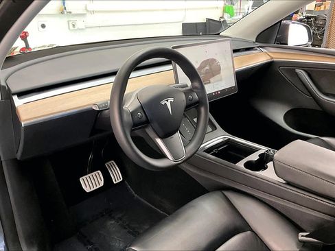 Used 2023 Tesla Model Y Performance image 17