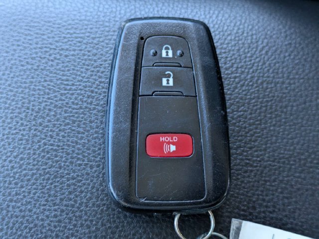 Used 2023 Toyota RAV4 XLE AWD/4WD image 28