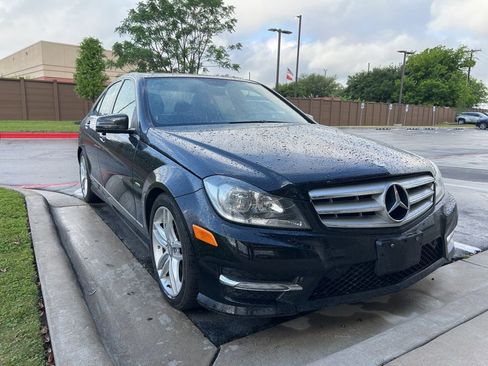 Used 2012 Mercedes-Benz C 250 Sedan image 2