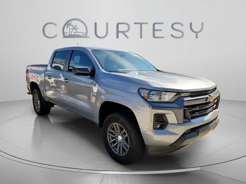 Used 2023 Chevrolet Colorado LT w/ LT Convenience Package II RWD image 4