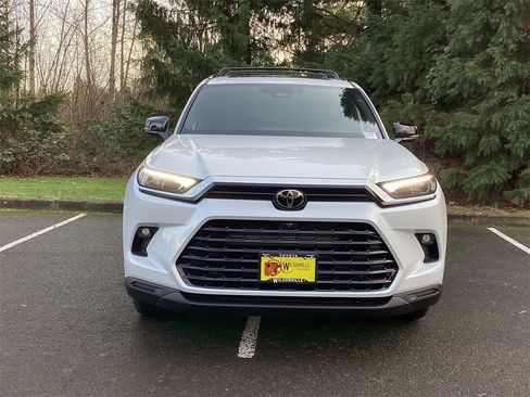 Used 2026 Toyota Grand Highlander AWD Hybrid image 13