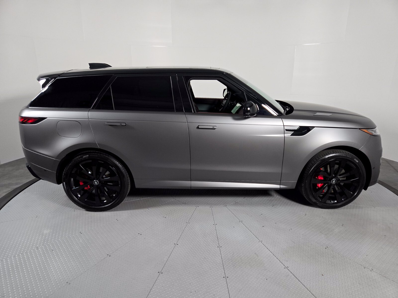 Used 2025 Land Rover Range Rover Sport Dynamic SE AWD/4WD image 6