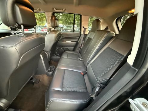 Used 2014 Jeep Compass Latitude FWD image 13