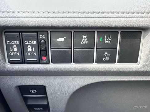 Used 2018 Honda Odyssey EX-L image 8