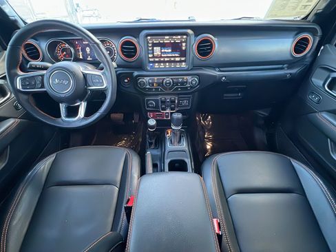 Used 2023 Jeep Gladiator Mojave w/ Cold Weather Group image 17