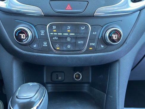 Used 2018 Chevrolet Equinox LT FWD image 21