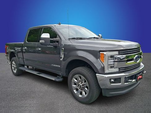 Used 2019 Ford F250 Lariat w/ Lariat Ultimate Package AWD/4WD image 3